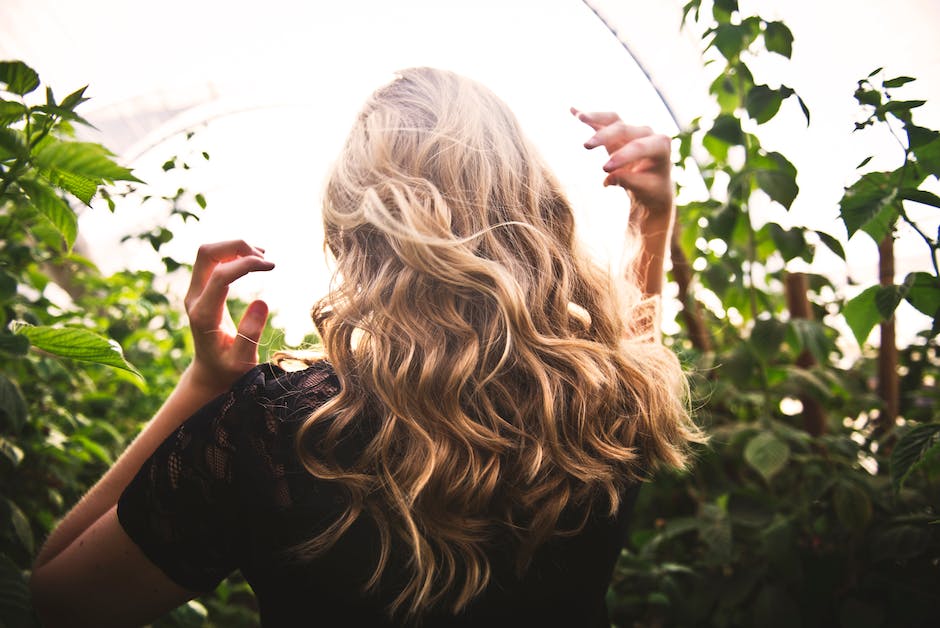 Odkryj piękno ozdób do włosów: Koraliki do włosów i wiele więcej